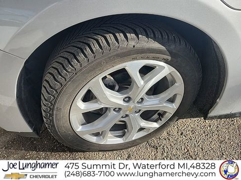 Used 2018 Chevrolet Volt Premier w/ Driver Confidence Package image 10