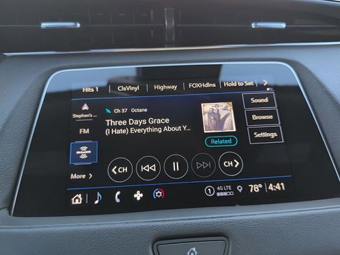 Used 2023 Cadillac XT4 Premium Luxury image 19