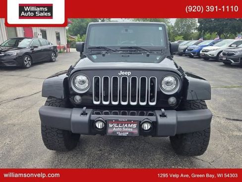 Used 2018 Jeep Wrangler Unlimited Sahara w/ Max Tow Package AWD/4WD image 8