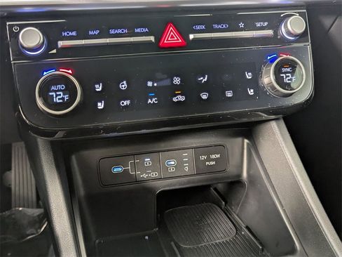 Used 2025 Hyundai Santa Cruz Limited image 19