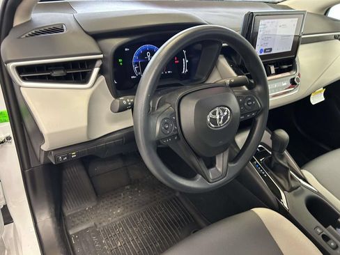 Used 2026 Toyota Corolla LE FWD image 11