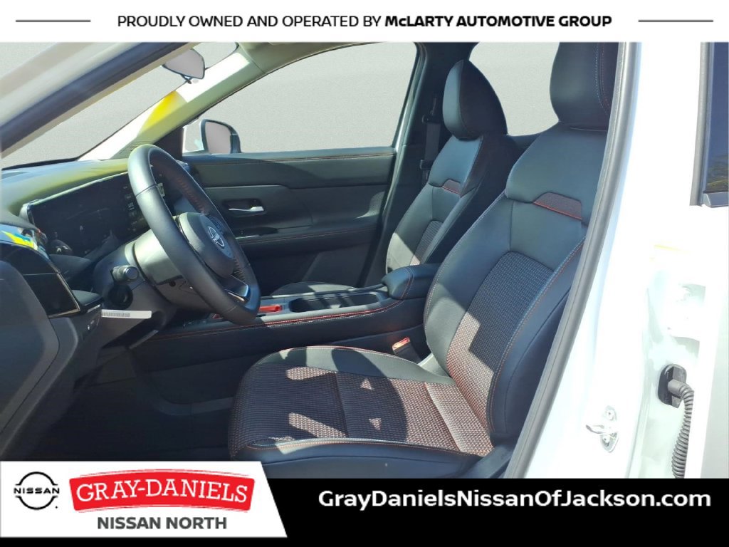 Certified 2025 Nissan Kicks SR AWD/4WD image 24
