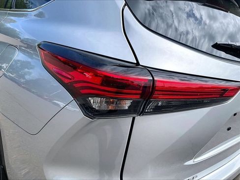 Used 2023 Toyota Highlander Limited AWD/4WD image 35