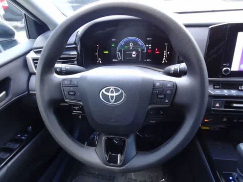 Used 2025 Toyota Camry LE FWD image 11