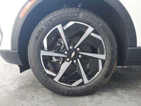 New 2026 Chevrolet Equinox EV LT image 6