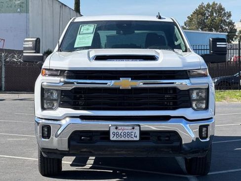 Used 2025 Chevrolet Silverado 2500 LT w/ Convenience Package image 9