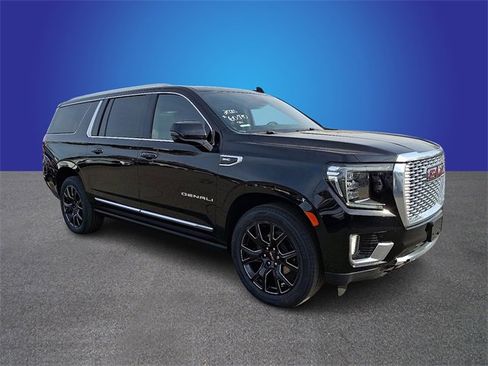 Used 2023 GMC Yukon XL Denali image 3