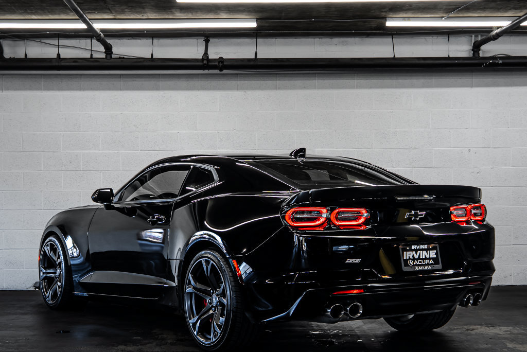 Used 2020 Chevrolet Camaro SS RWD image 3