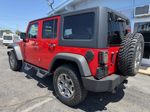 Used 2016 Jeep Wrangler Unlimited Sport w/ Quick Order Package 24S AWD/4WD image 3