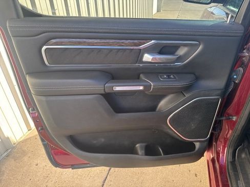 Used 2019 RAM 1500 Laramie image 10