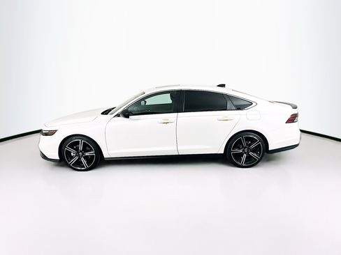 Used 2024 Honda Accord Sport image 4