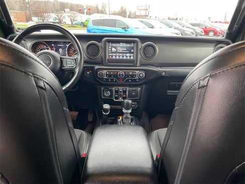 Used 2023 Jeep Gladiator Sport S image 37