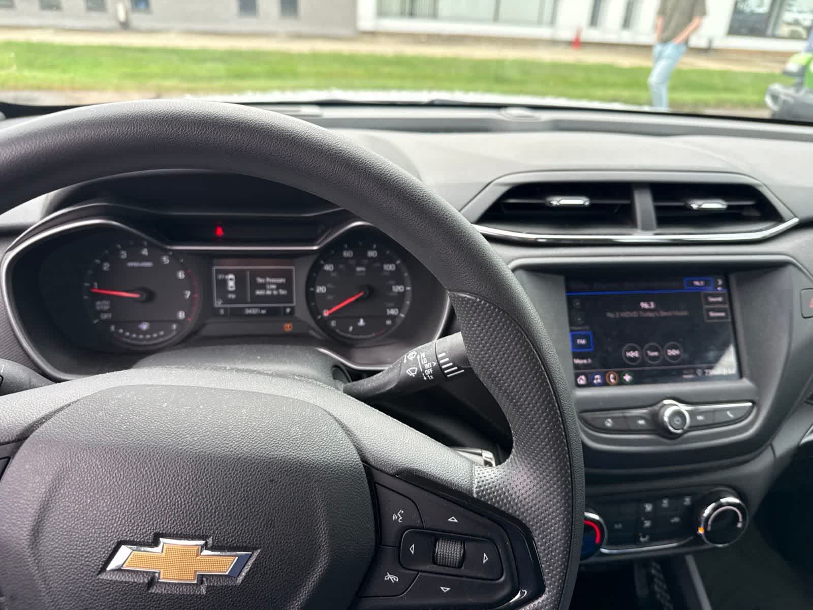 Used 2023 Chevrolet TrailBlazer LS FWD image 19