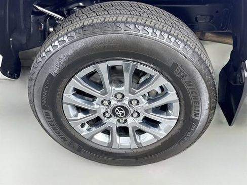 Certified 2024 Toyota Tacoma Limited AWD/4WD image 33