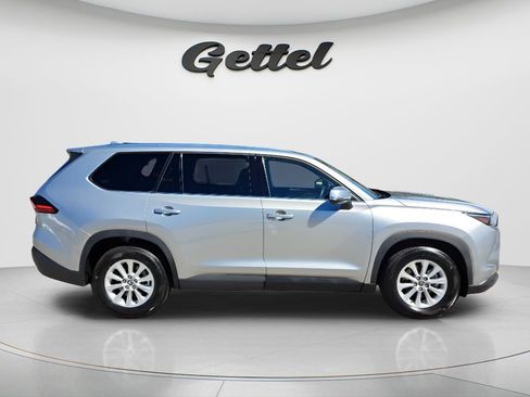 Used 2025 Toyota Grand Highlander AWD image 3