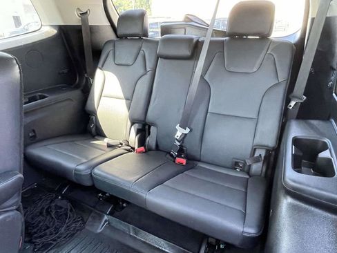 Used 2023 Kia Telluride EX w/ EX Captain's Chair Package FWD image 13