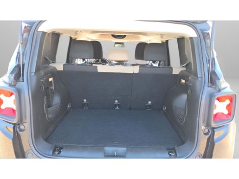 Used 2016 Jeep Renegade Latitude image 17