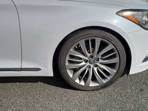 Used 2015 Hyundai Genesis 5.0 image 5