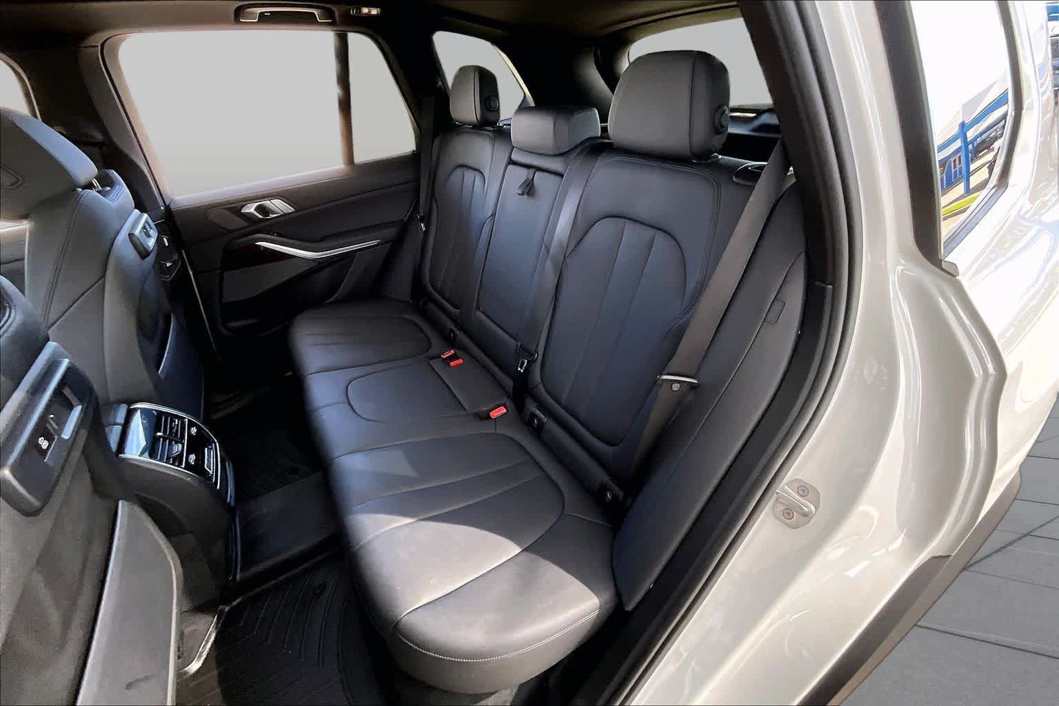 Used 2020 BMW X5 xDrive40i w/ Premium Package AWD/4WD image 21