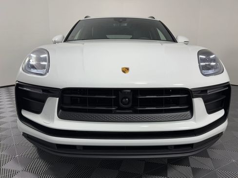 New 2026 Porsche Macan image 6