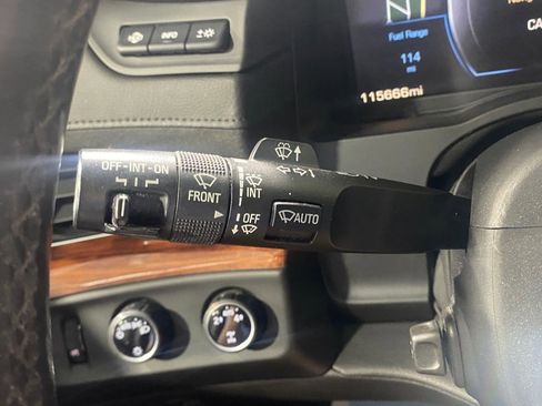 Used 2015 Cadillac Escalade Premium AWD/4WD image 24