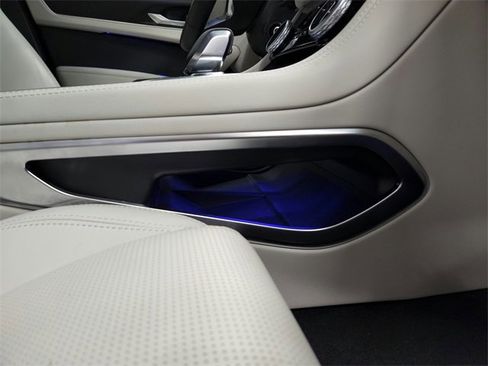 Used 2025 Jaguar F-PACE R-Dynamic S image 40