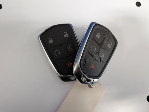 Certified 2023 Cadillac XT4 Luxury w/ Cold Weather Package image 32