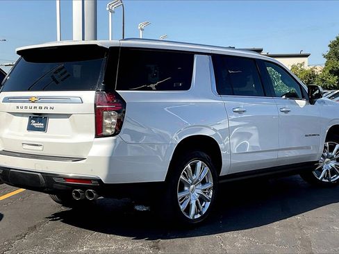 Used 2022 Chevrolet Suburban High Country w/ LPO, Illumination Package image 12