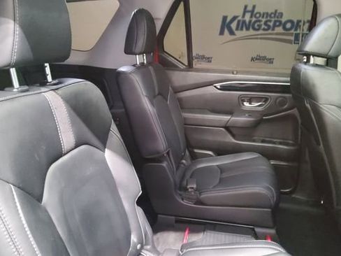Certified 2025 Honda Pilot Touring image 19