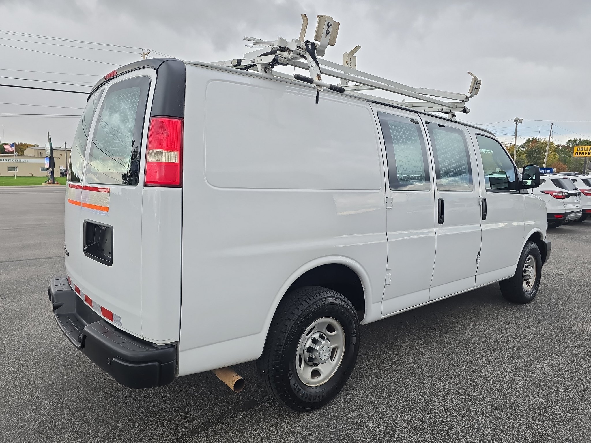 Used 2018 Chevrolet Express 2500 w/ Driver Convenience Package RWD image 6