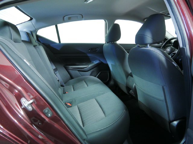 Used 2024 Nissan Altima 2.5 SV FWD image 14