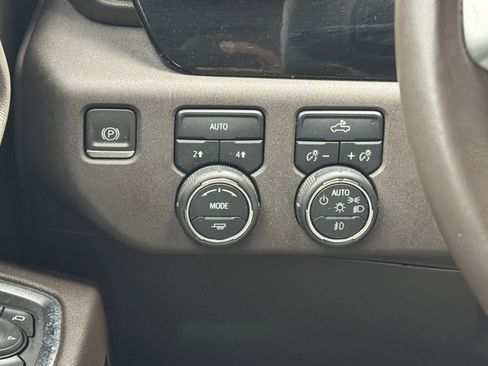 Used 2023 Chevrolet Silverado 1500 RST w/ Redline Edition image 31