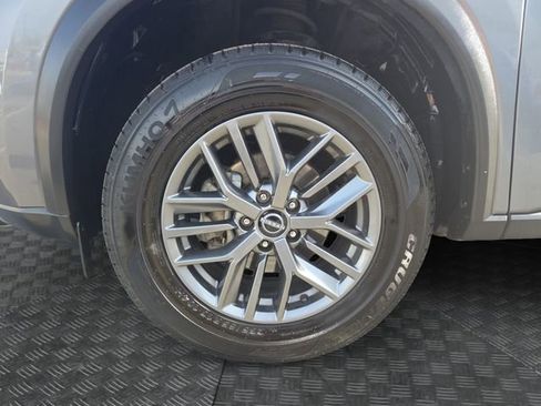 Used 2023 Nissan Rogue S image 32