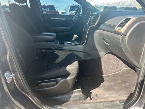 Used 2016 Jeep Grand Cherokee Laredo 75th Anniversary image 15
