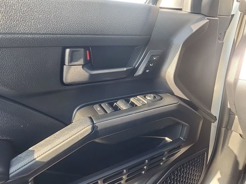 Used 2025 Toyota 4Runner TRD Off-Road Premium image 32