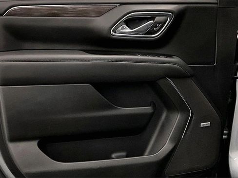 Used 2024 Chevrolet Tahoe Z71 w/ Luxury Package image 17