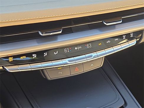 Certified 2024 Cadillac XT4 Luxury w/ LPO, Floor Liner Package image 16