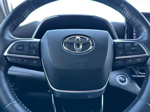 Certified 2021 Toyota Highlander Platinum AWD/4WD image 24