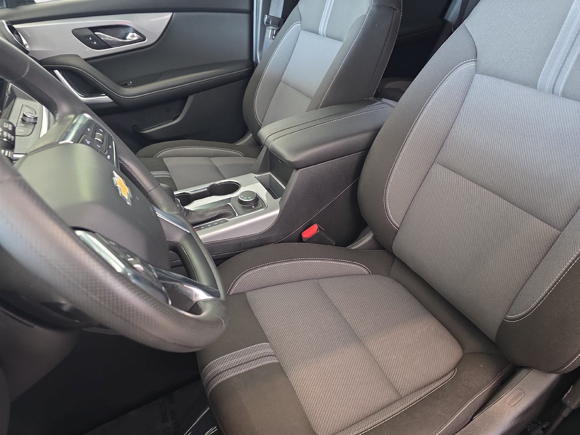 Used 2025 Chevrolet Blazer LT FWD image 14