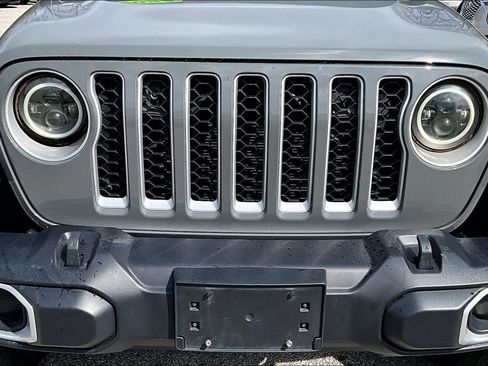 Used 2022 Jeep Gladiator Overland w/ Cold Weather Group AWD/4WD image 30