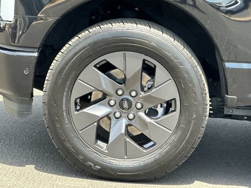Used 2022 Ford F150 Lightning Lariat AWD/4WD image 24