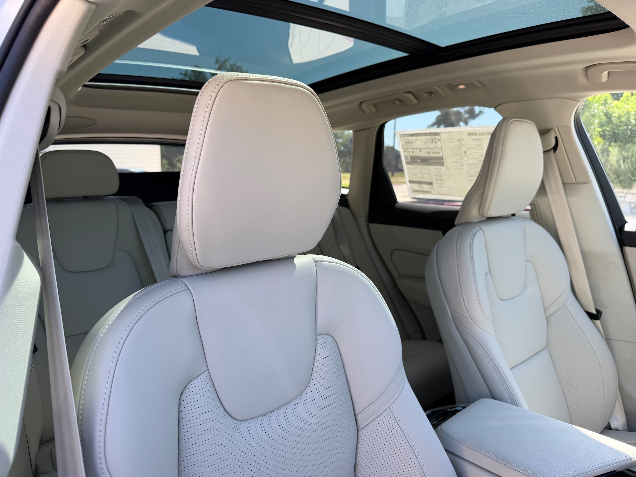 New 2026 Volvo XC60 B5 Ultra w/ Protection Package Premier AWD/4WD image 9