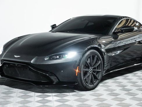 Used 2020 Aston Martin V8 Vantage Coupe image 18