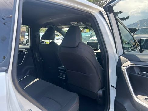 Used 2025 Toyota RAV4 SE AWD/4WD image 15