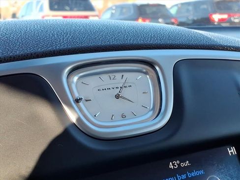 Used 2019 Chrysler 300 Touring L w/ Quick Order Package 22F image 28