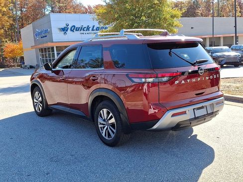 Used 2022 Nissan Pathfinder SL image 4