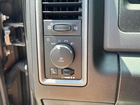 Used 2018 RAM 1500 Express w/ Express Value Package RWD image 22