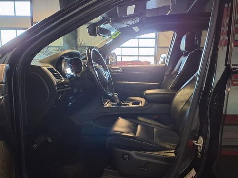 Used 2021 Jeep Grand Cherokee Limited w/ Luxury Group II image 18