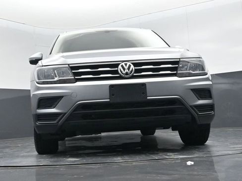 Used 2021 Volkswagen Tiguan SE image 18