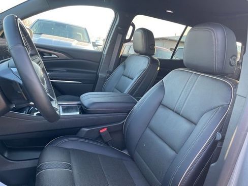 Used 2025 Chevrolet Traverse High Country w/ LPO, Floor Liner Package image 11